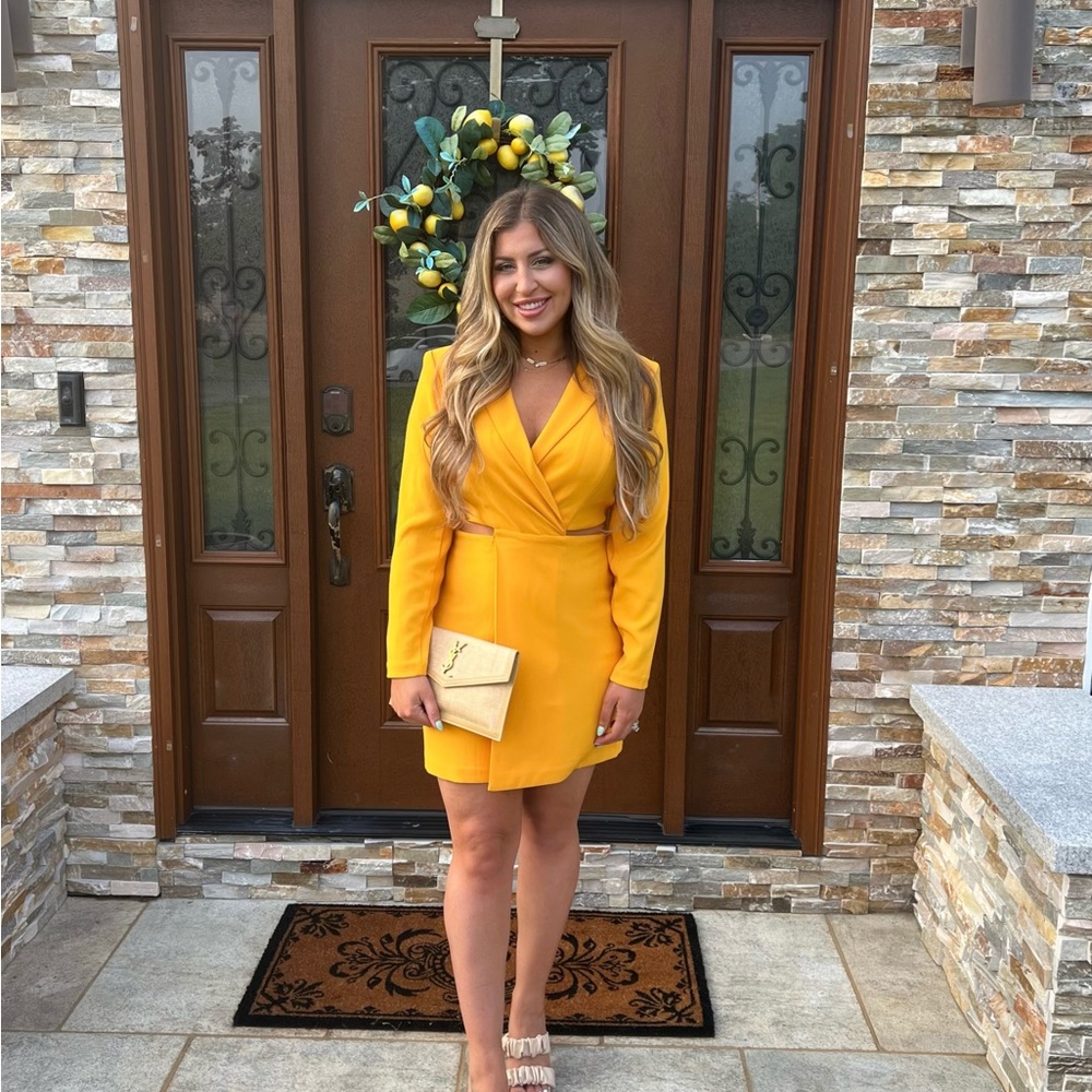 Express cut out blazer dress orange-yellow medium